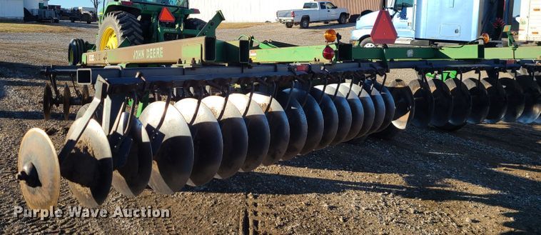 image for item GB9163 John Deere 630  tandem off-set disk