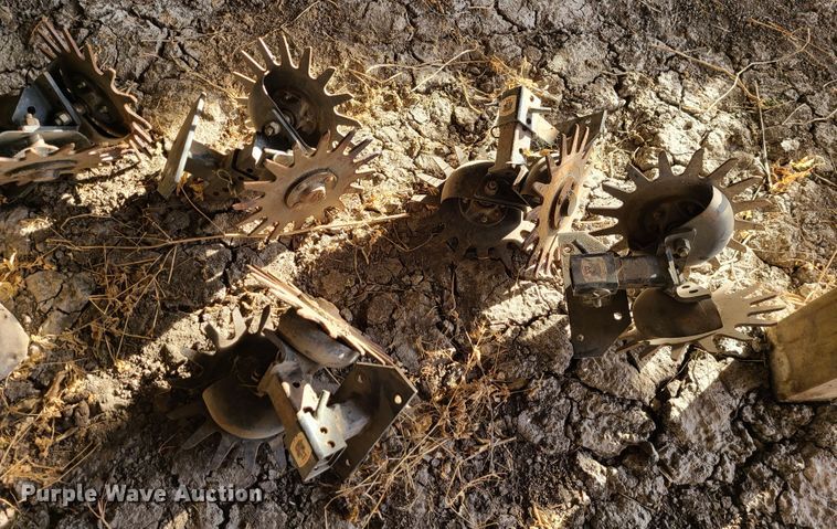 image for item GB9172 John Deere 7200 Max Emerge II  no-till planter