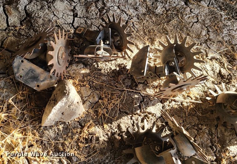 image for item GB9172 John Deere 7200 Max Emerge II  no-till planter