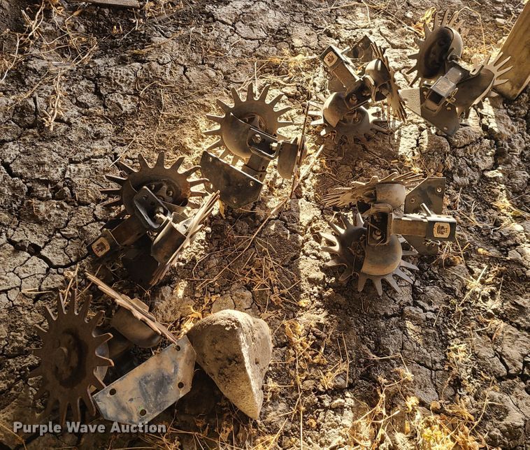 image for item GB9172 John Deere 7200 Max Emerge II  no-till planter