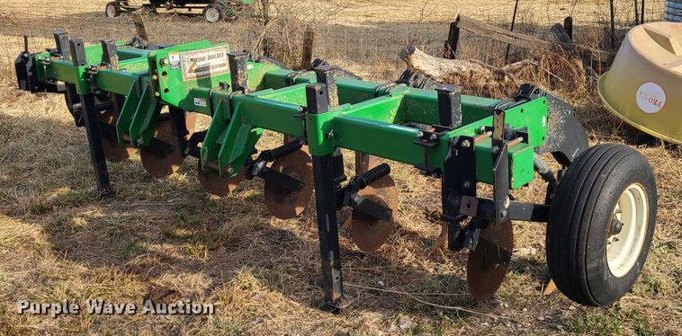 image for item GB9174 Unverferth Zone builder  in-line ripper