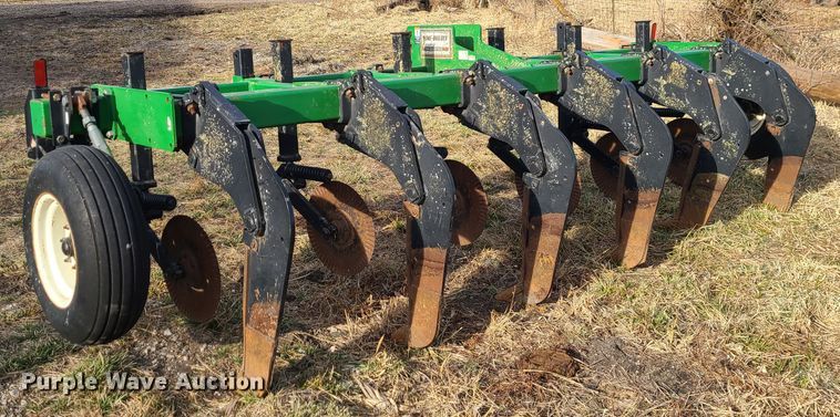 image for item GB9174 Unverferth Zone builder  in-line ripper