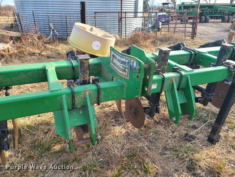 image for item GB9174 Unverferth Zone builder  in-line ripper