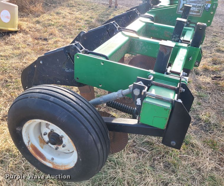 image for item GB9174 Unverferth Zone builder  in-line ripper