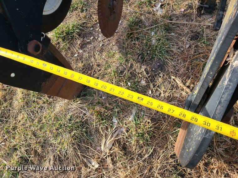 image for item GB9174 Unverferth Zone builder  in-line ripper