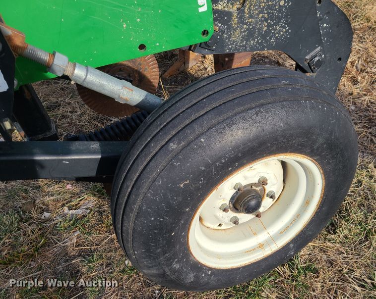 image for item GB9174 Unverferth Zone builder  in-line ripper