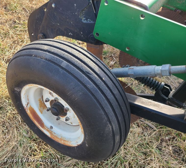 image for item GB9174 Unverferth Zone builder  in-line ripper