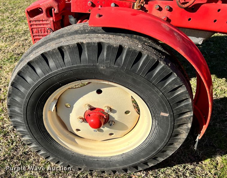 image for item ID9615 Belarus 805  tractor