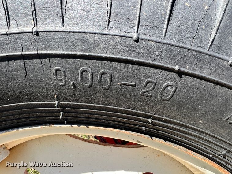 image for item ID9615 Belarus 805  tractor