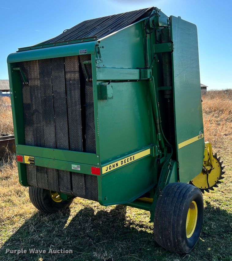 image for item ID9616 1988 John Deere 430  round baler