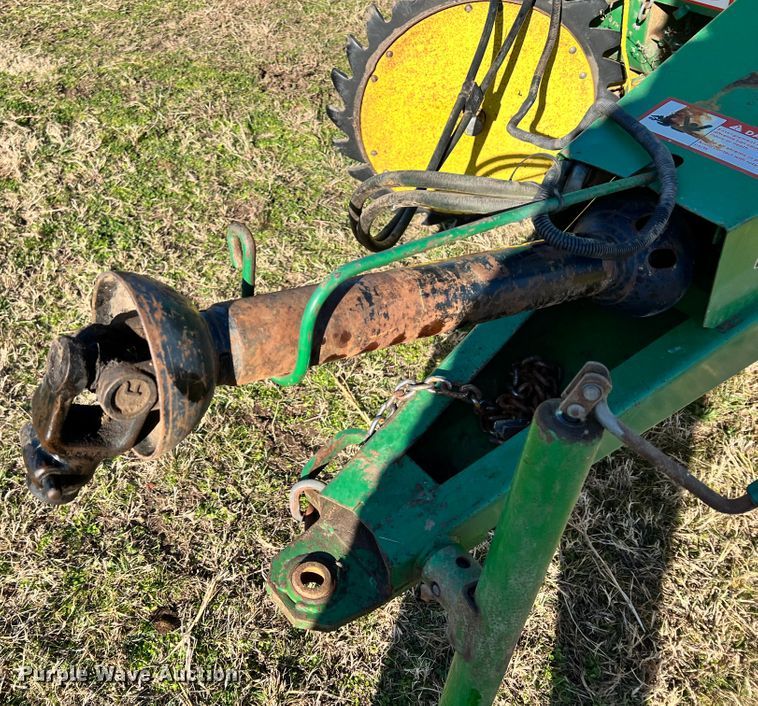 image for item ID9616 1988 John Deere 430  round baler