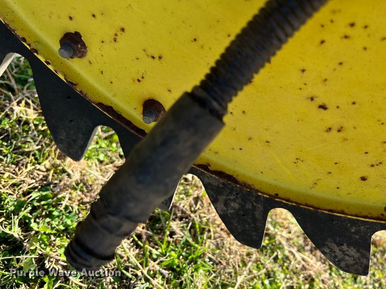 image for item ID9616 1988 John Deere 430  round baler