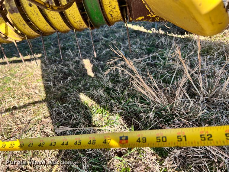 image for item ID9616 1988 John Deere 430  round baler