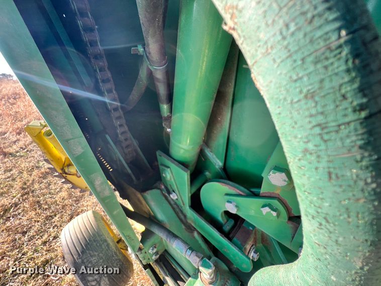 image for item ID9616 1988 John Deere 430  round baler