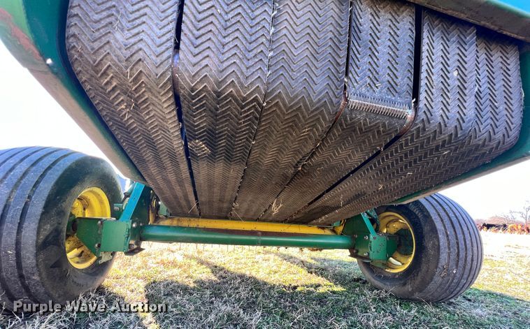 image for item ID9616 1988 John Deere 430  round baler