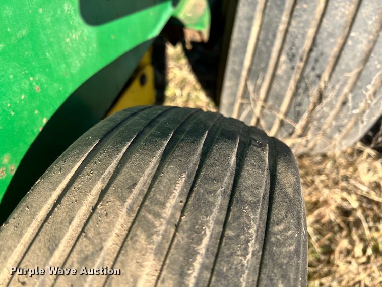 image for item ID9616 1988 John Deere 430  round baler