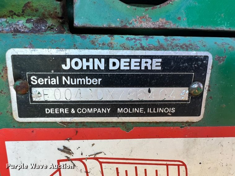 image for item ID9616 1988 John Deere 430  round baler