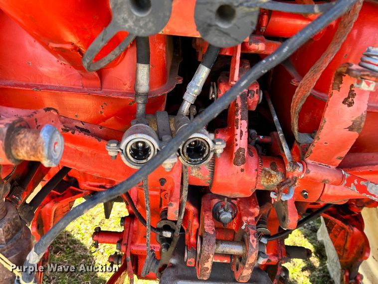 image for item ID9617 Belarus 822  MFWD tractor