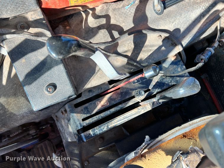 image for item ID9617 Belarus 822  MFWD tractor