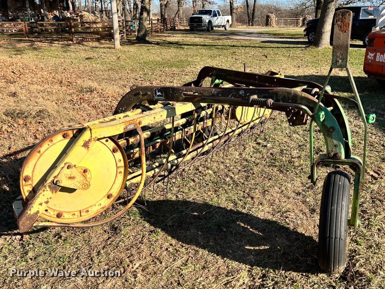 image for item ID9621 John Deere 640  hay rake