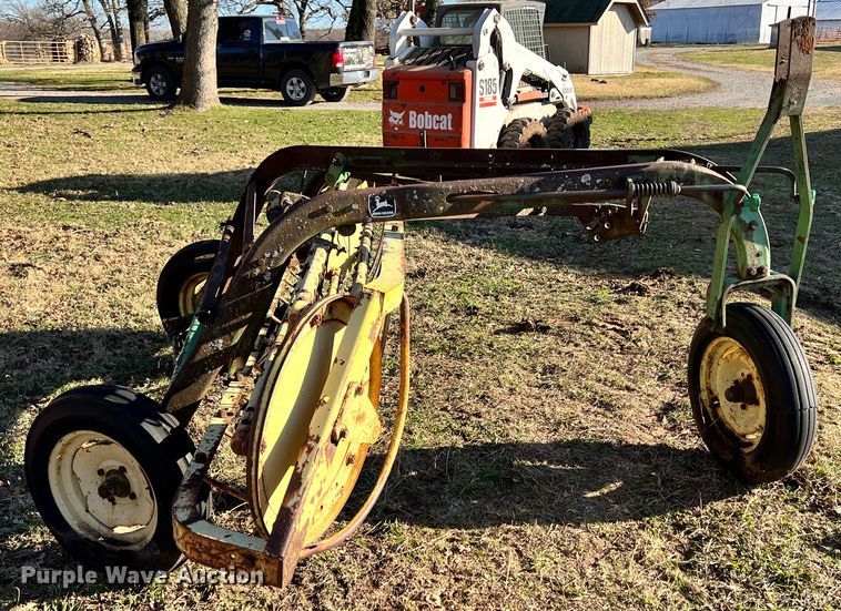 image for item ID9621 John Deere 640  hay rake