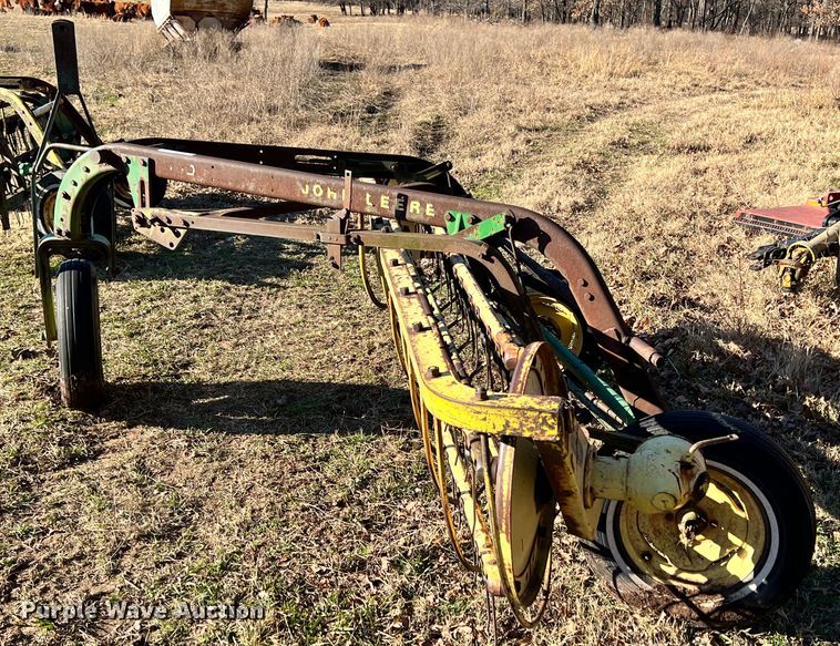 image for item ID9621 John Deere 640  hay rake