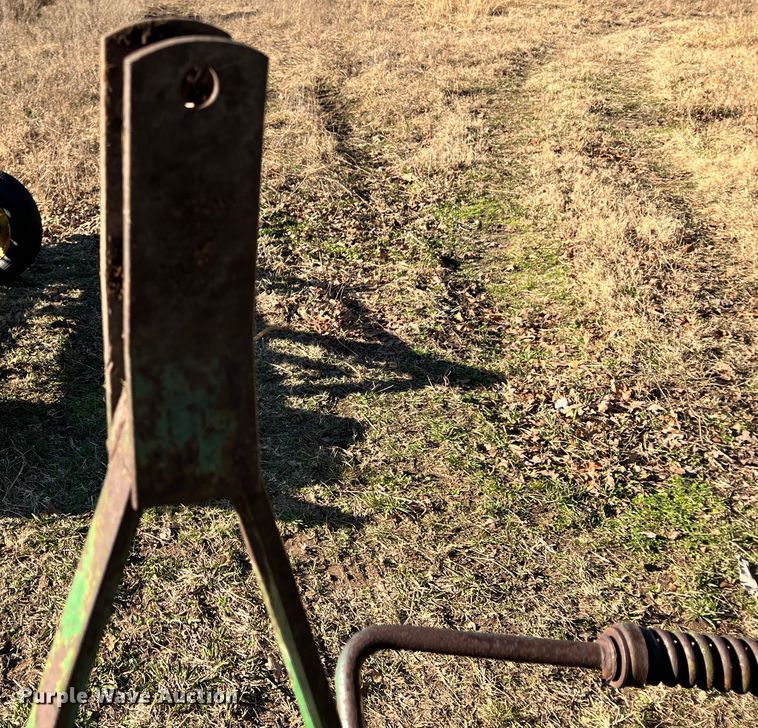 image for item ID9621 John Deere 640  hay rake