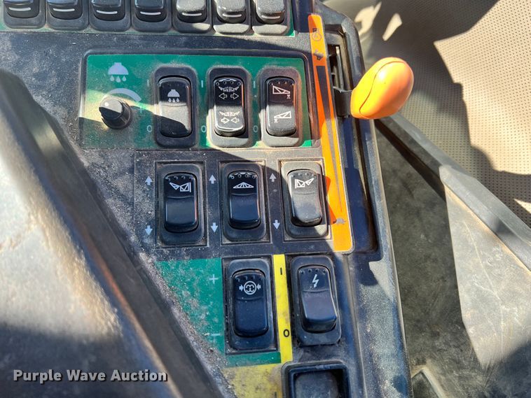 image for item ID9636 2015 Case IH Patriot 3340  sprayer