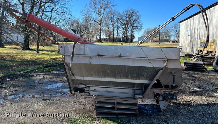 image for item ID9638 New Leader L4000G  spreader bed