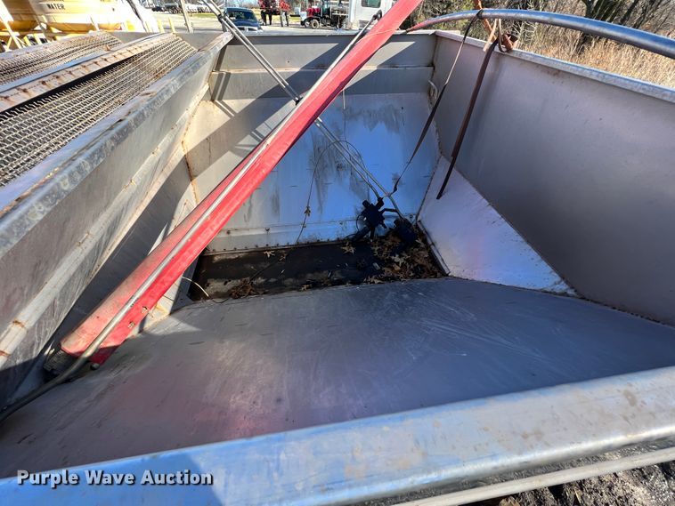 image for item ID9638 New Leader L4000G  spreader bed