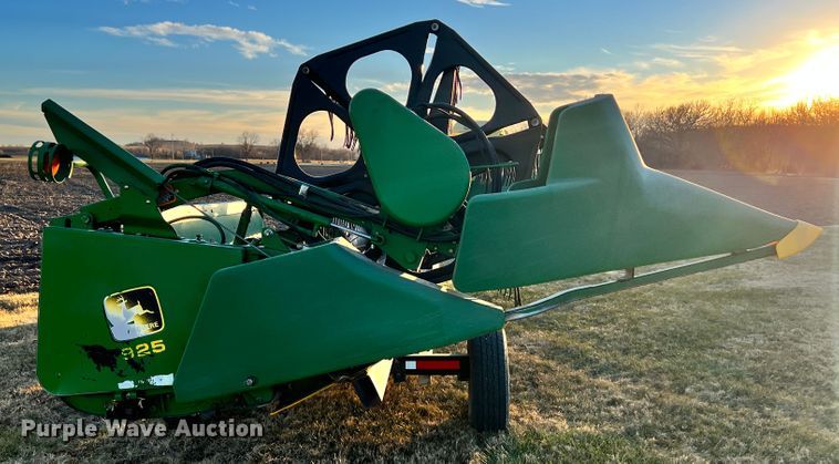 image for item ID9650 1998 John Deere 925  flex head