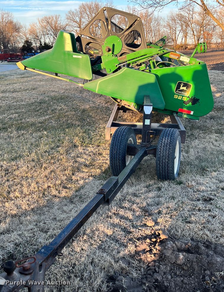 image for item ID9650 1998 John Deere 925  flex head