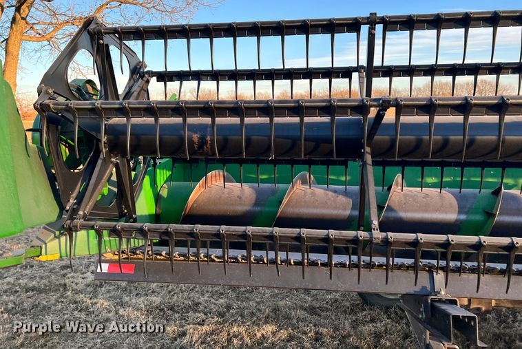 image for item ID9650 1998 John Deere 925  flex head