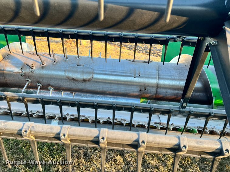 image for item ID9650 1998 John Deere 925  flex head