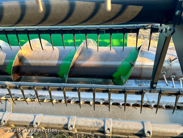 image for item ID9650 1998 John Deere 925  flex head