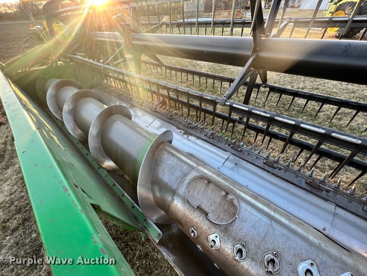 image for item ID9650 1998 John Deere 925  flex head