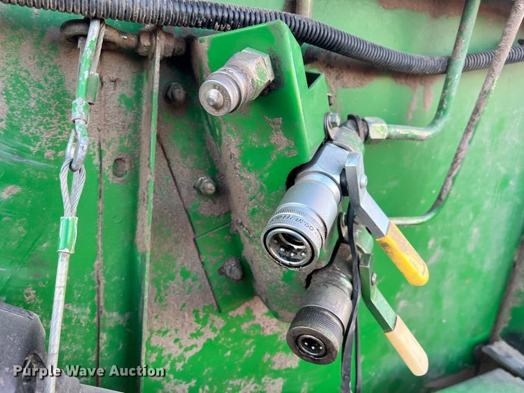 image for item ID9650 1998 John Deere 925  flex head