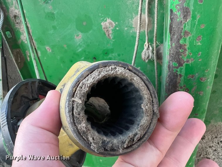 image for item ID9650 1998 John Deere 925  flex head