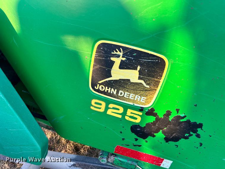 image for item ID9650 1998 John Deere 925  flex head