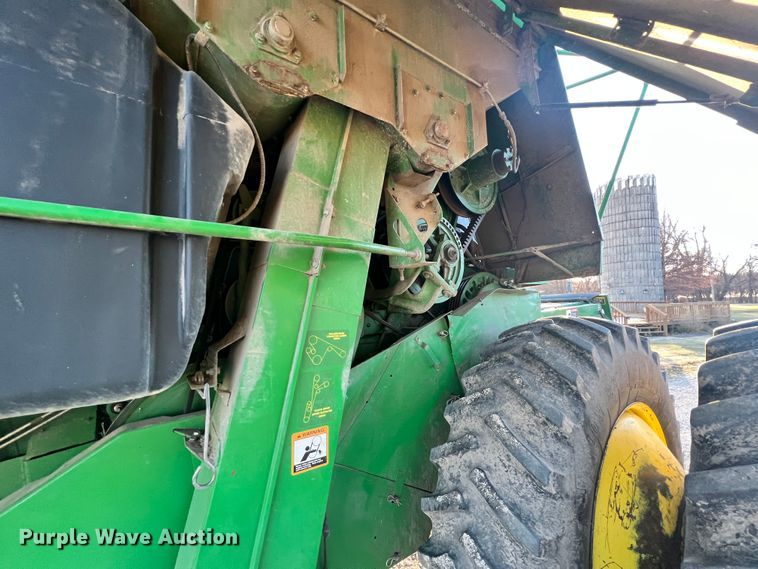 image for item ID9651 1996 John Deere 9600  RWA combine