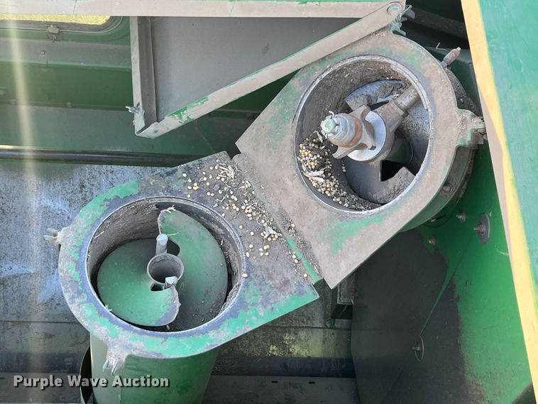 image for item ID9651 1996 John Deere 9600  RWA combine