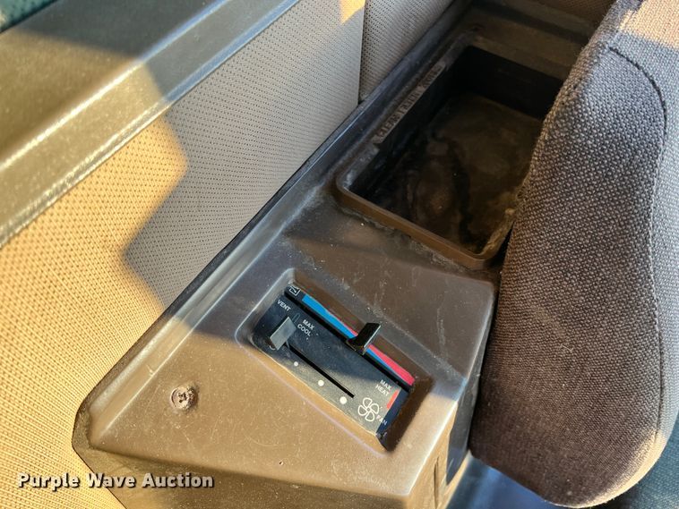 image for item ID9651 1996 John Deere 9600  RWA combine