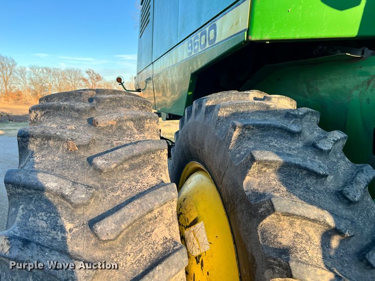 image for item ID9651 1996 John Deere 9600  RWA combine