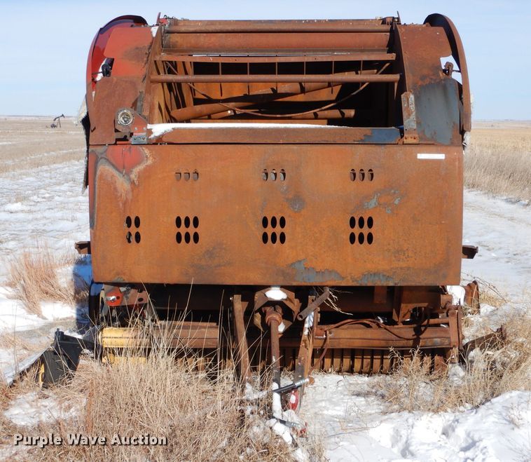 image for item IE9525 2014 New Holland RB560  round baler