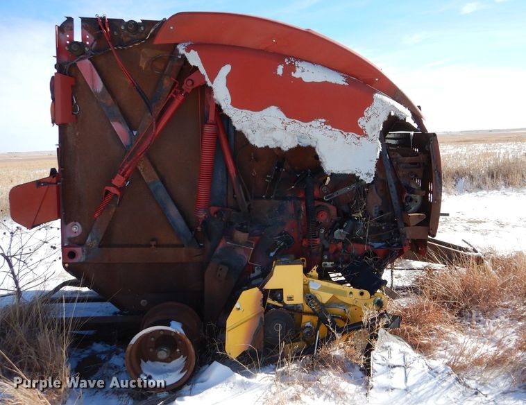 image for item IE9525 2014 New Holland RB560  round baler