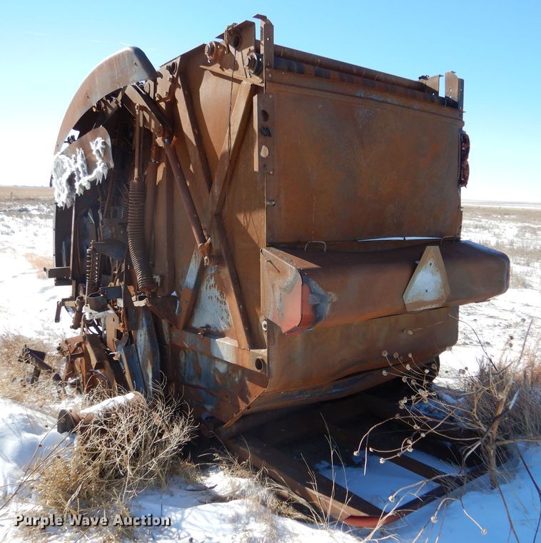 image for item IE9525 2014 New Holland RB560  round baler