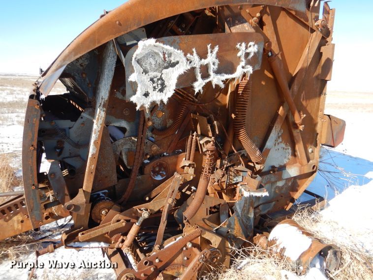 image for item IE9525 2014 New Holland RB560  round baler