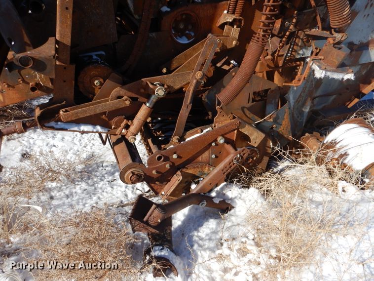 image for item IE9525 2014 New Holland RB560  round baler