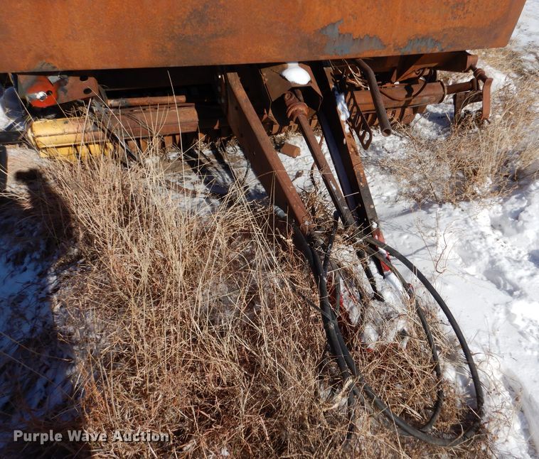 image for item IE9525 2014 New Holland RB560  round baler