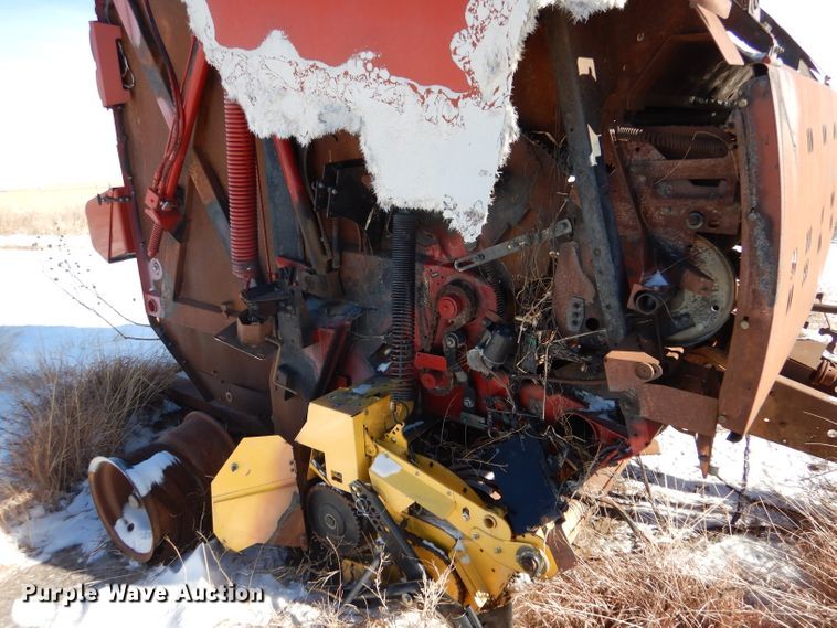 image for item IE9525 2014 New Holland RB560  round baler